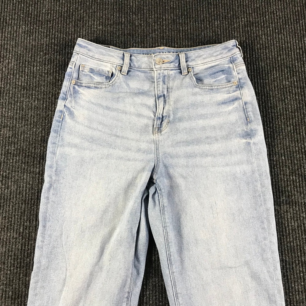 American Eagle Womens Light Wash High Waisted Mom Jeans Stretch Denim Size 10 - Picture 2 of 9